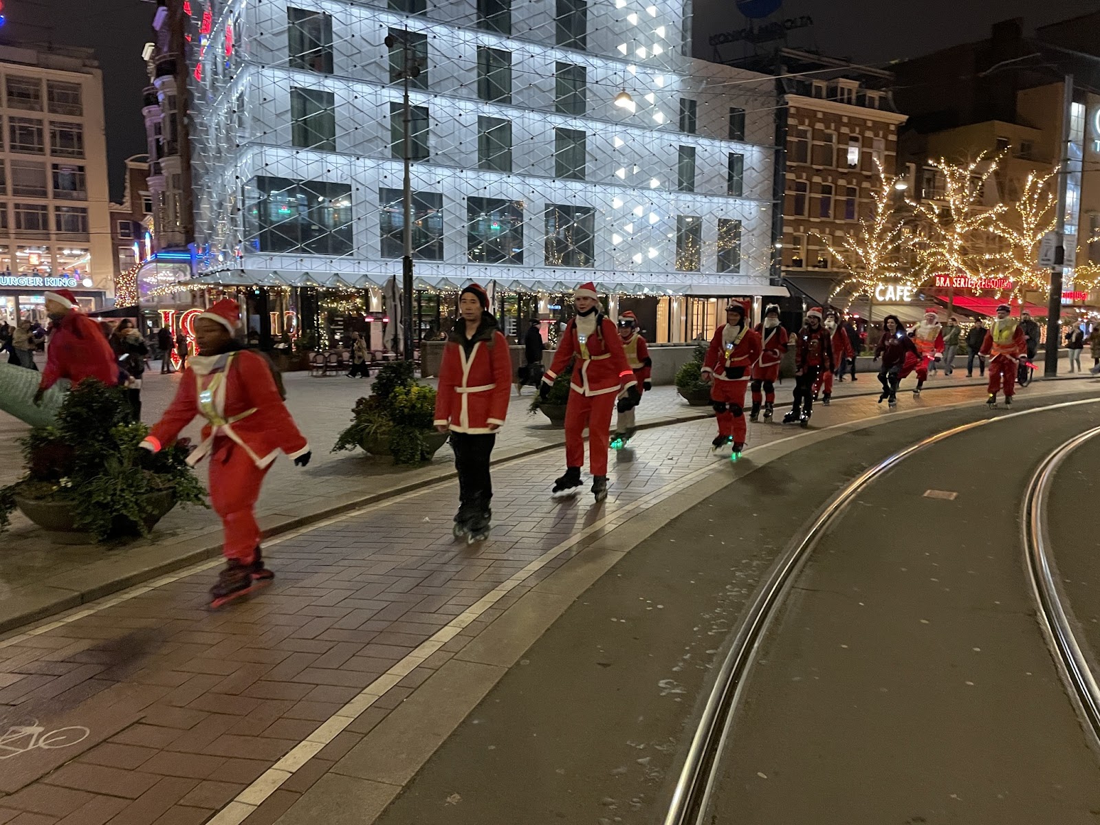 Santa Skate 2024 op het Leidseplein